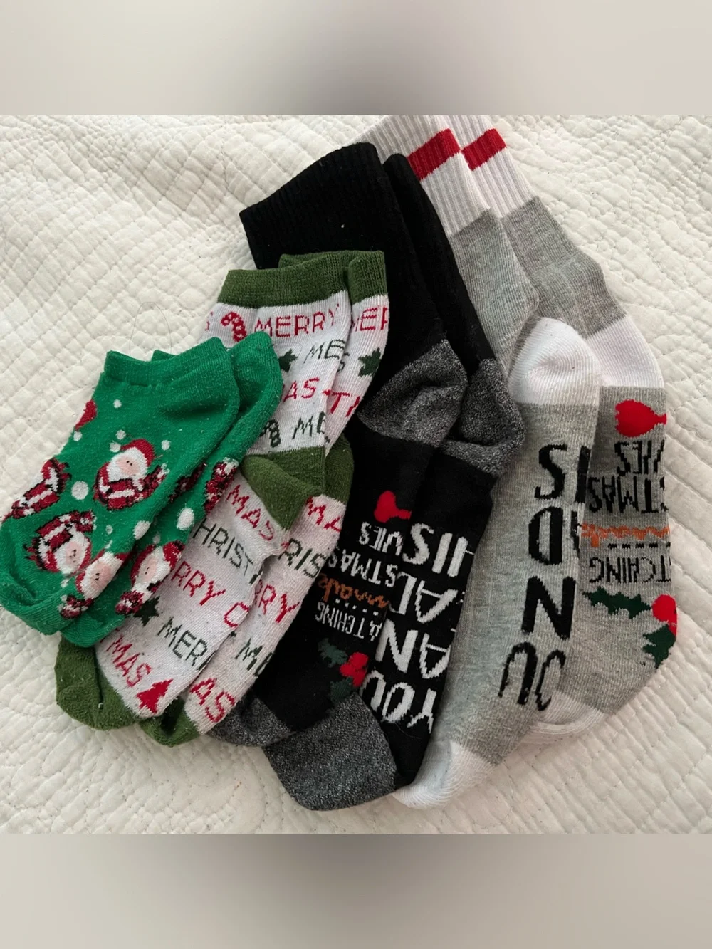 Christmas socks - 2 pairs of hallmark